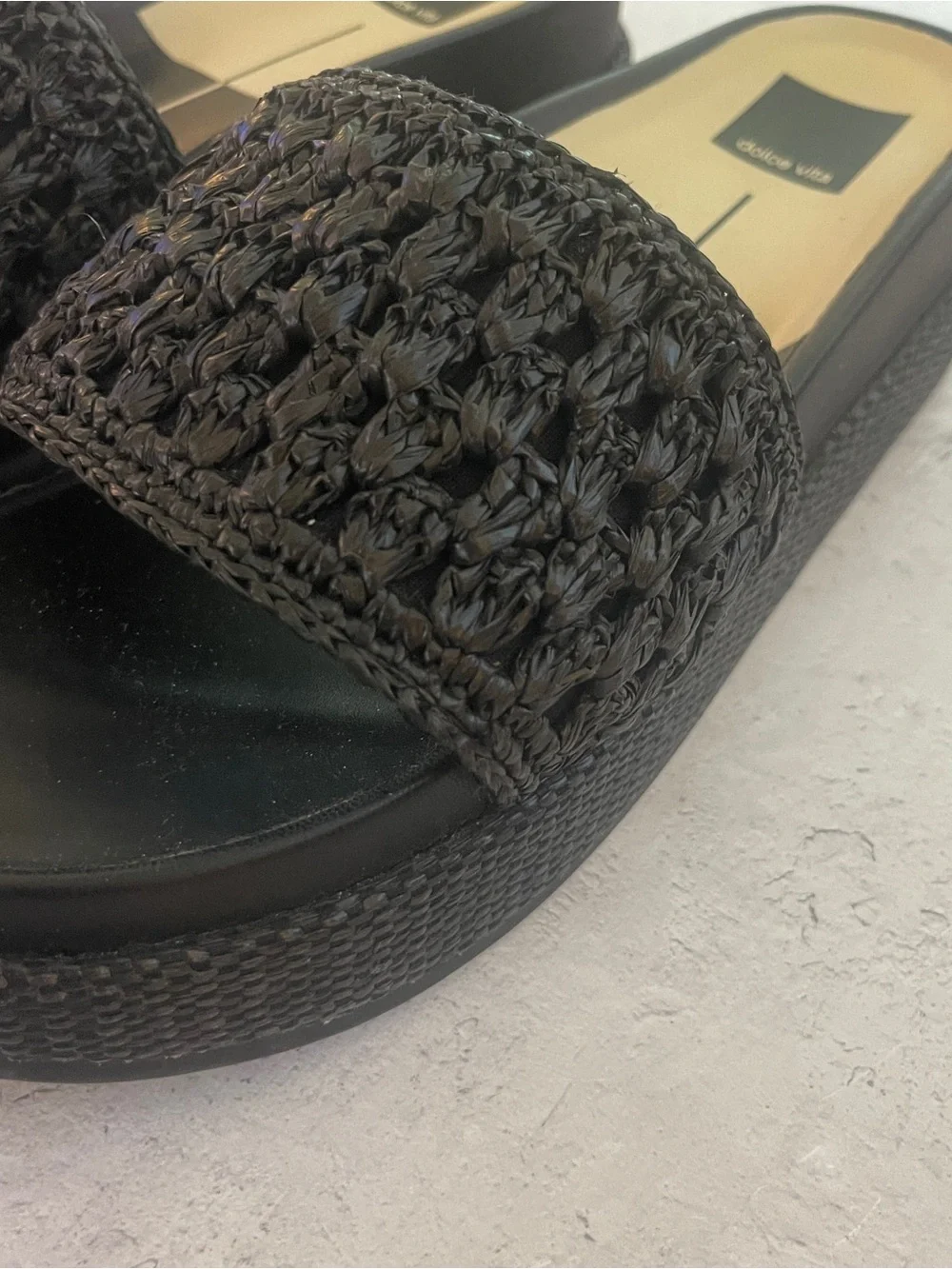 Dolce Vita “Sidona” Platform Sandals — Onyx Raffia | Size 9.5